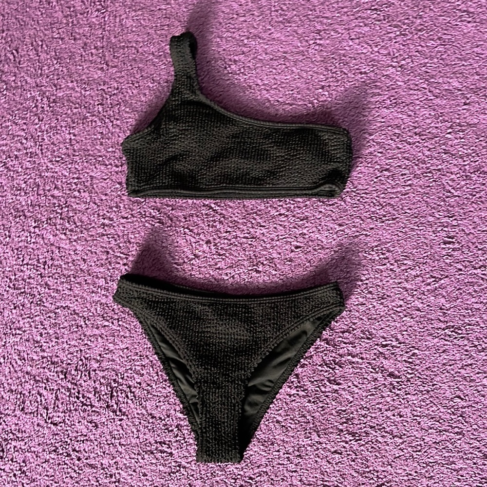 SHEIN bikini. Never worn.